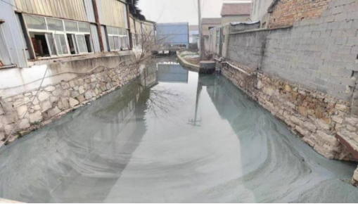 3次被生態環境部通報！敷衍應對、虛假整改，污水直排、河道成“牛奶河”-